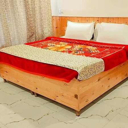 Hotel Seraj International Манали Экстерьер фото