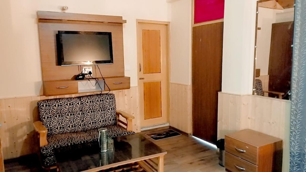 Hotel Seraj International Манали Экстерьер фото