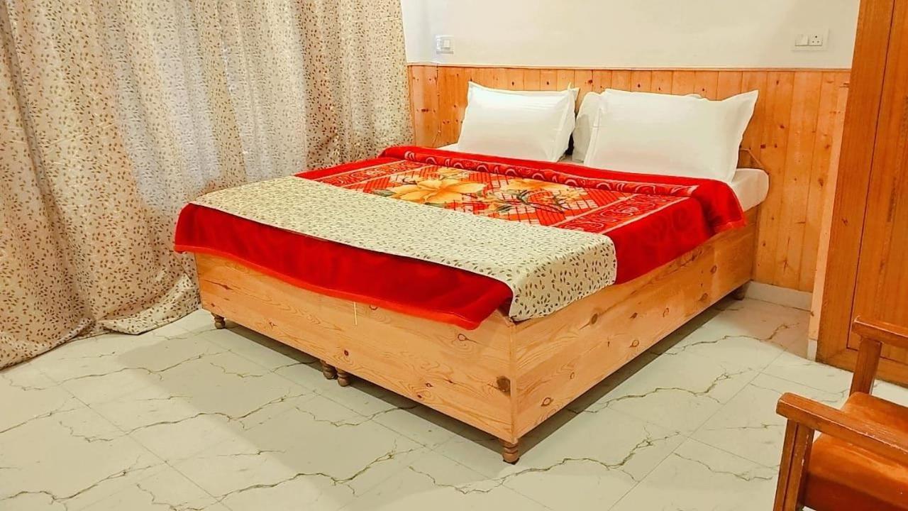 Hotel Seraj International Манали Экстерьер фото