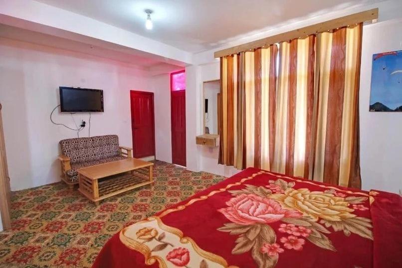 Hotel Seraj International Манали Экстерьер фото