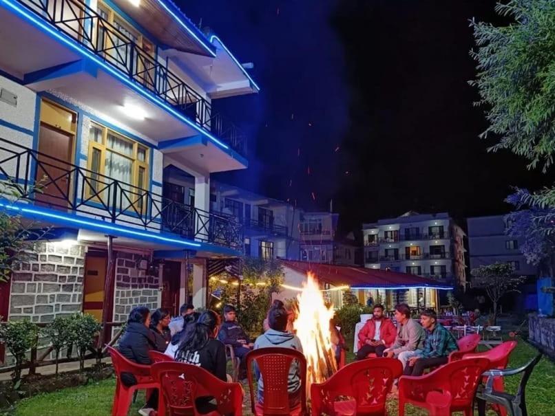 Hotel Seraj International Манали Экстерьер фото