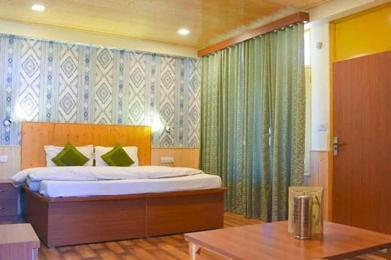Hotel Seraj International Манали Экстерьер фото